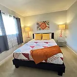 Relaxing 2Br Steps Away From Hollywood Walk Of Fame