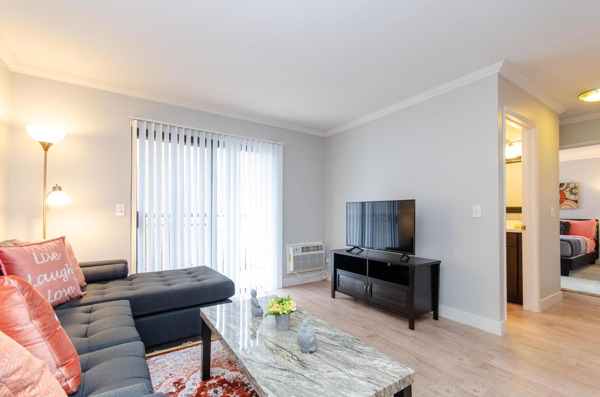 Relaxing 2br Steps Away From Hollywood Walk Of Fame Apartment Los Angeles