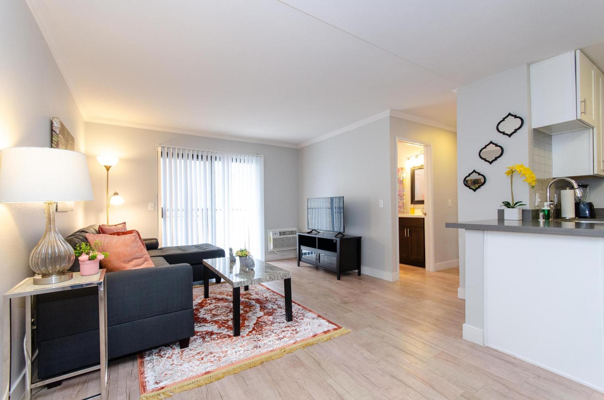 Relaxing 2br Steps Away From Hollywood Walk Of Fame * Los Angeles