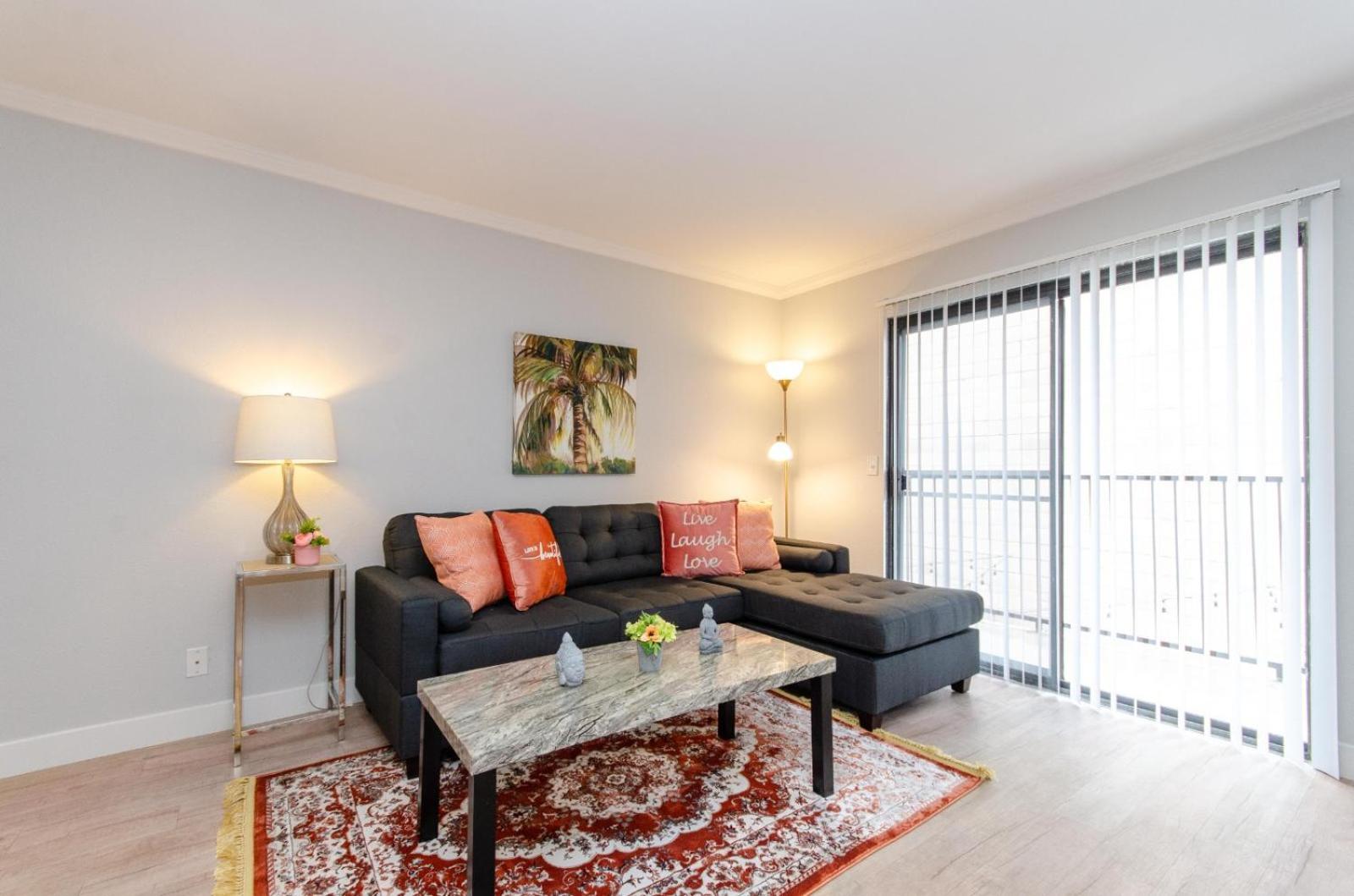 Apartment Relaxing 2br Steps Away From Hollywood Walk Of Fame