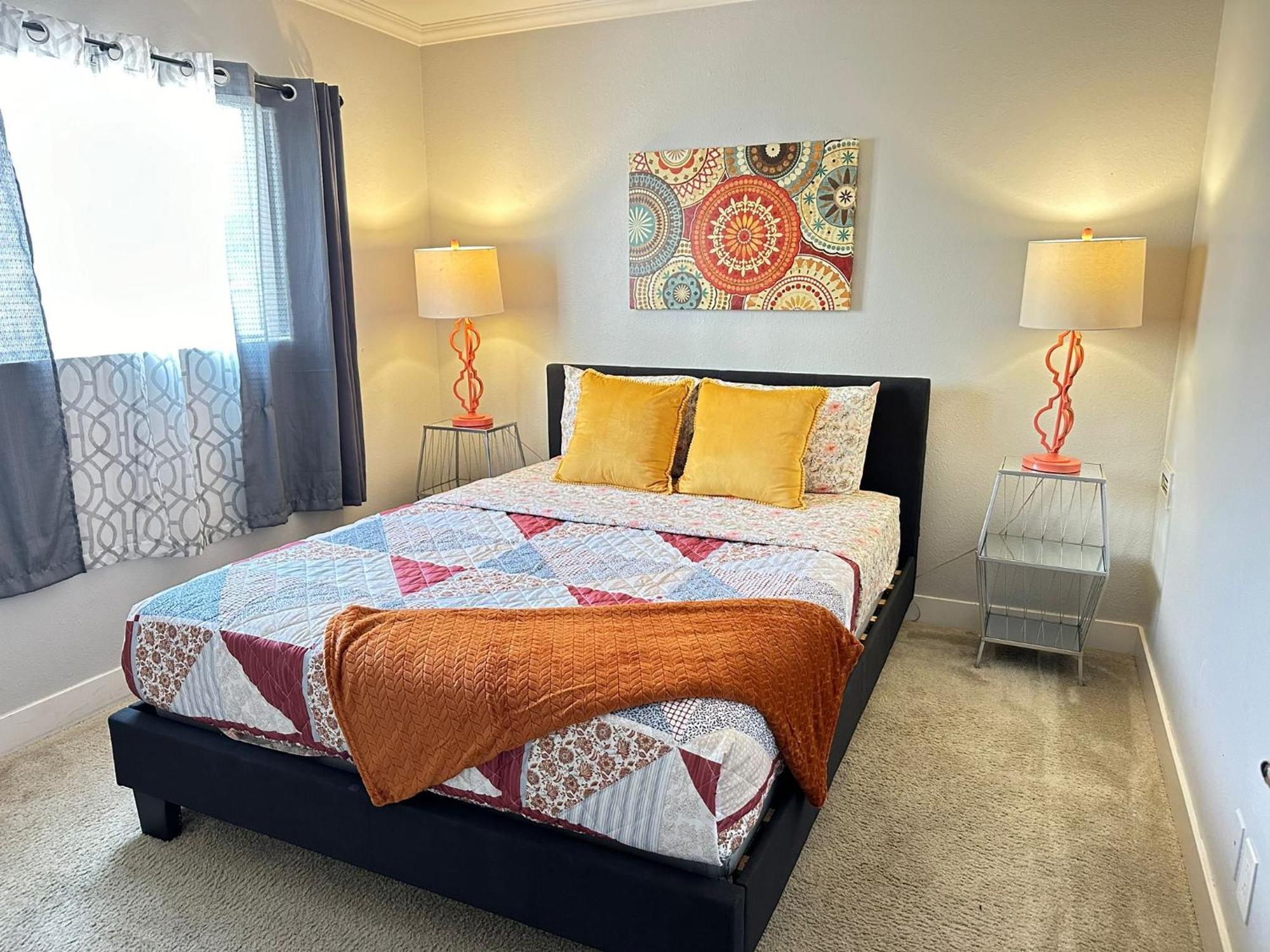 Relaxing 2br Steps Away From Hollywood Walk Of Fame Los Angeles