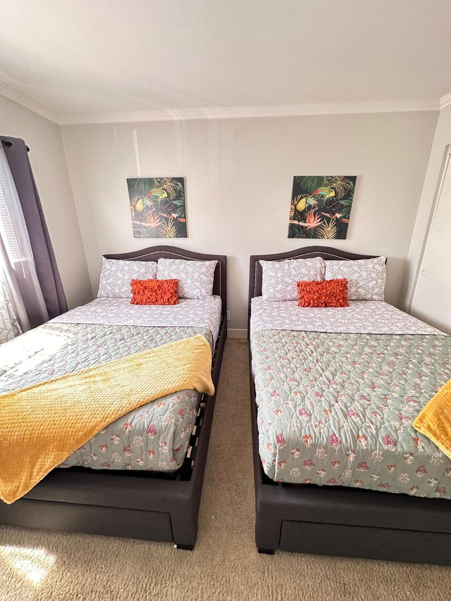 Apartment Relaxing 2br Steps Away From Hollywood Walk Of Fame